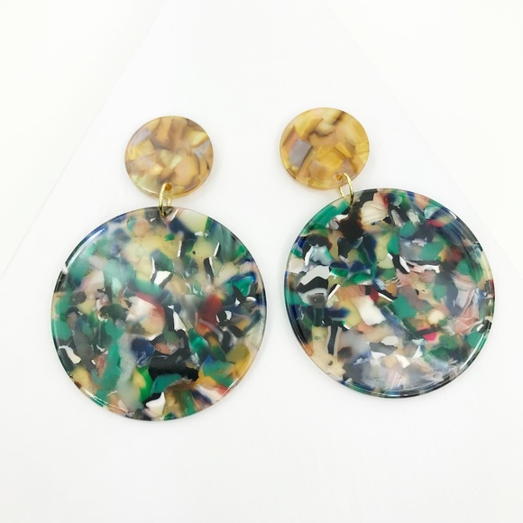 Closet Rehab Jewelry - Circle Drop Earrings in Green with Camel Stud